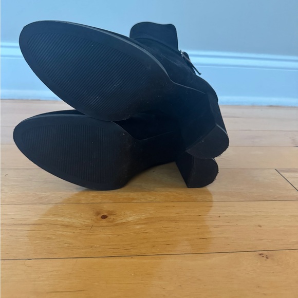 Banana Republic Women's Black Suede Ankle Boots - Picture 4 of 4